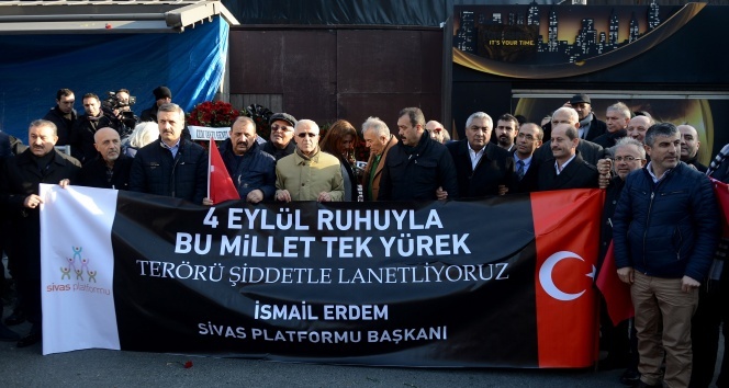 Sivas Platformu saldırı noktasına karanfil bıraktı 