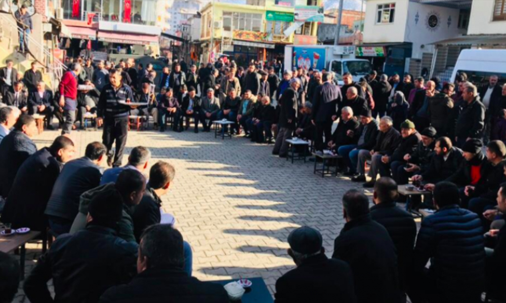 3 bin kişi ile AKP’den istifa etti… Mevcut başkan CHP’nin adayı oldu