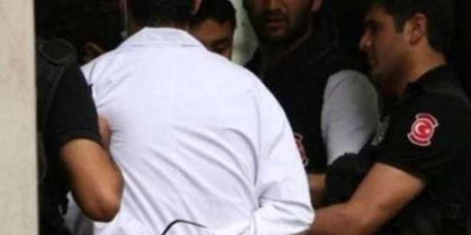 Sivas'ta FETÖ'nün doktor yapılanmasında 4 gözaltı