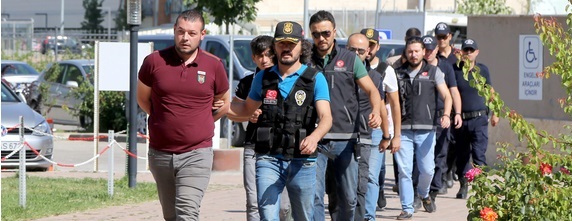 Sivas'ta 10 kişi gözaltında...