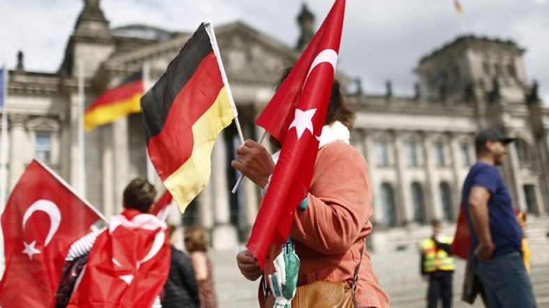 Almanya Büyükelçiliğinden 10 bin Türk işçi açıklaması