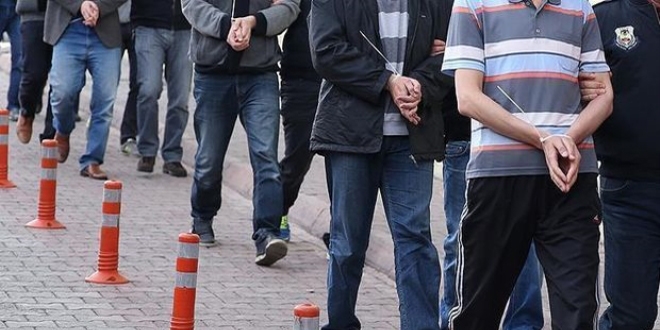 Sivas dahil Aktif görevdeki 8 polise soru sızdırmadan gözaltı