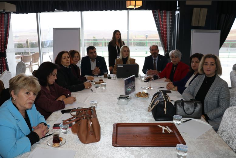 İYİ Parti kadın çalıştayın dördüncüsü Sivas’ta düzenledi