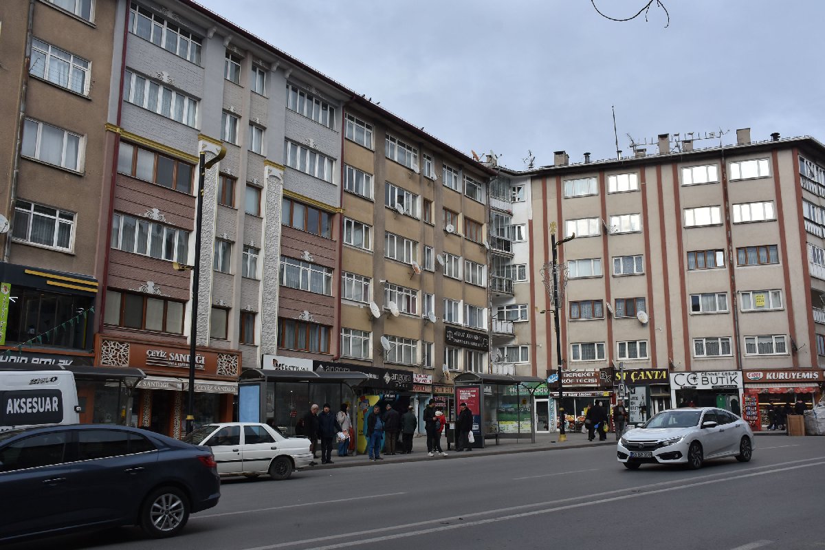 Depremzedeler Sivas'a akın etti… Kiralık ev kalmadı