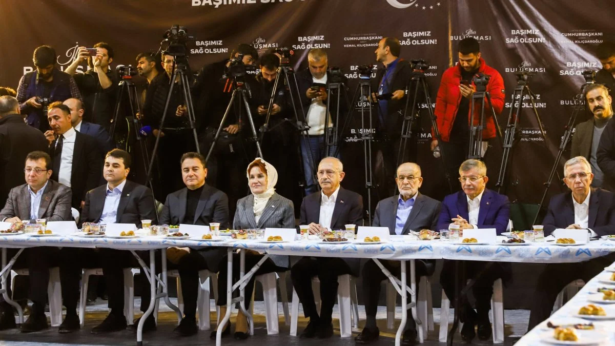 Liderler İmamoğlu ve Yavaş ile ilk kez iftar sofrasında bir araya geldi