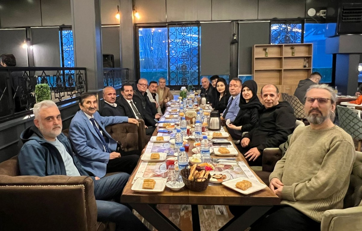 Sivas Gazeteciler Cemiyeti Yönetimi İftarda bir araya geldi