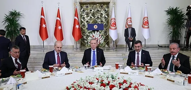 Başkan Erdoğan TBMM'de düzenlenen iftar programına katıldı! Milletvekilleriyle sohbet etti... .