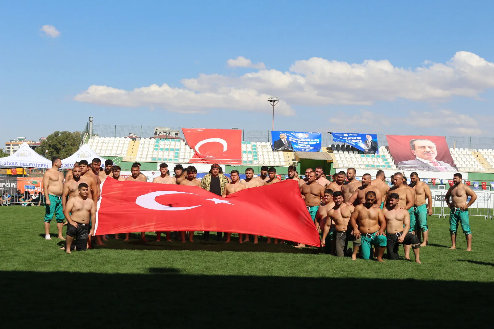 Sivas’ta düzenlenen 3. Uluslararası Muhsin Yazıcıoğlu Karakucak Güreşleri...