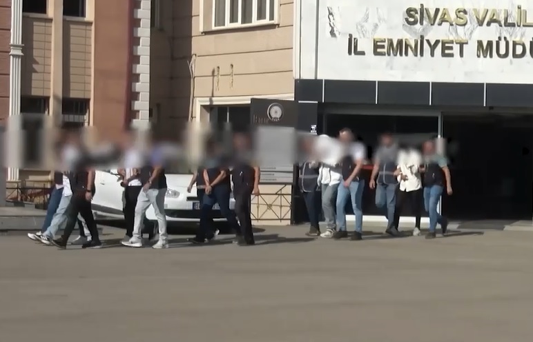 Sivas’ta Dolandırıcılık Operasyonu