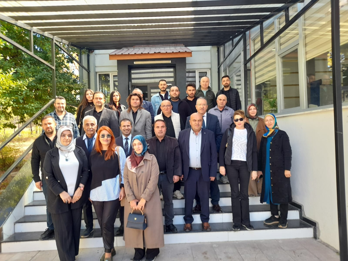 Eğitim Bir-Sen’den Eğitim Fakültesi ve İletişim Fakültesi üyelerine yemekli istişare toplantısı