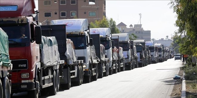 İlk yardım tırları Gazze Şeridi'ne giriyor