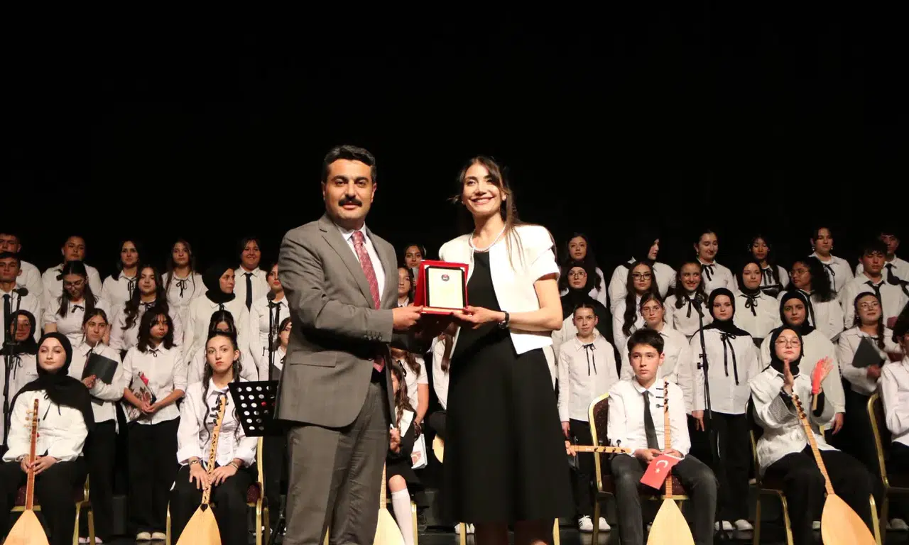 Sivas’ta “Sazımızla sözümüzle Türkü” rüzgârı esti...