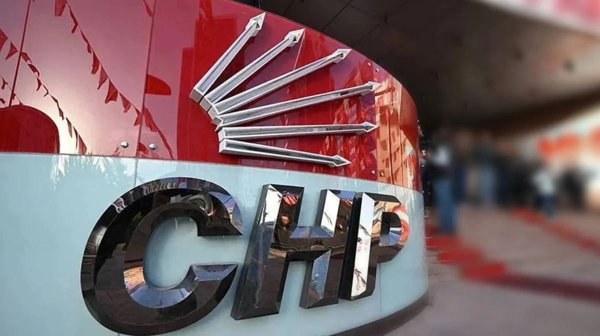 CHP'de iki il başkanı daha görevden alındı