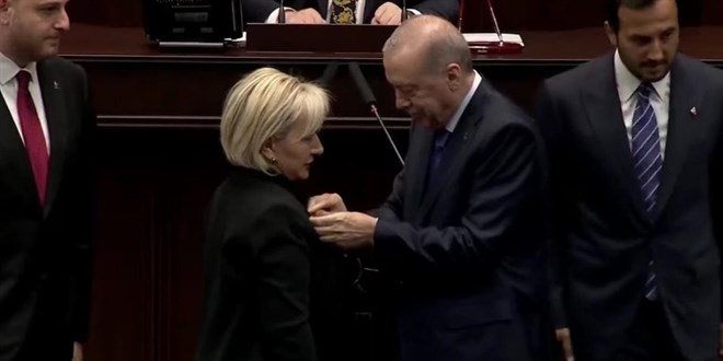 Nimet Özdemir AK Parti'ye katıldı