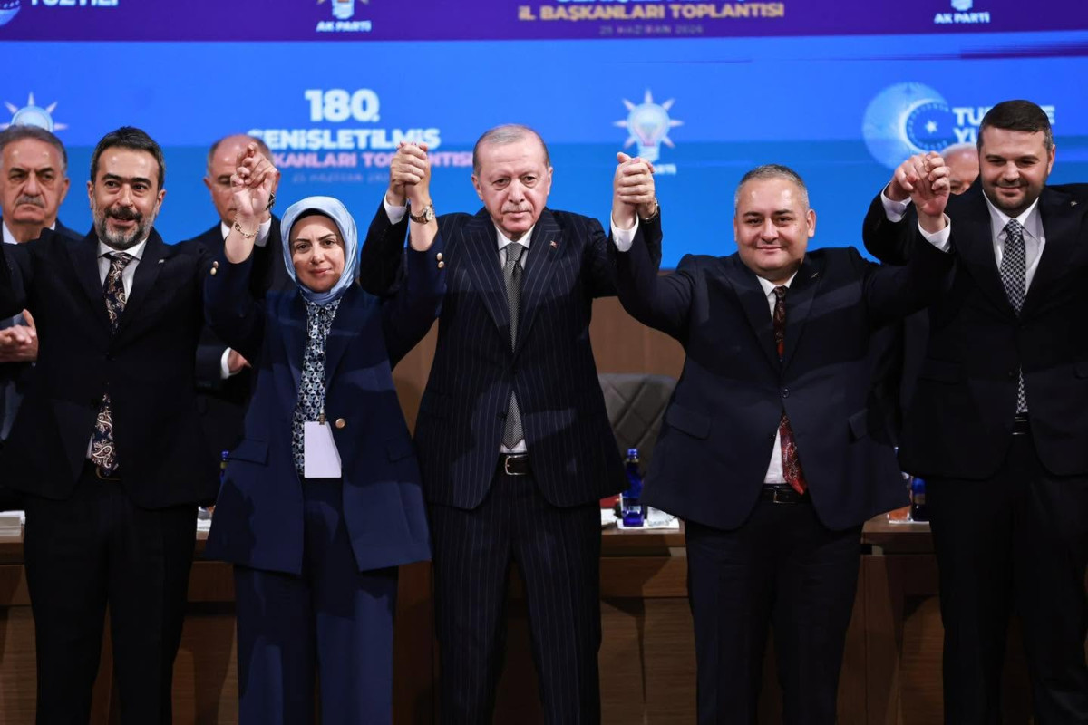 Keçiören Belediye Başkanı hemşehrimiz Mesut Özarslan, bugün AK Parti'ye katıldı