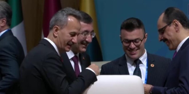 Erdoğan'ın masasındaki kaleme yakın markaj