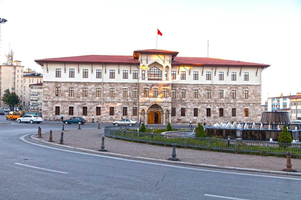 Sivas’ta Kıvılcım çıkaran makine ve ekipmanlara sıkı tedbir: Bildirim zorunluluğu getirildi