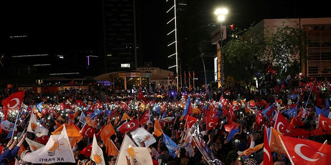 AK Parti 'Terörsüz Türkiye' ve 'Türkiye Yüzyılı' için sahaya iniyor