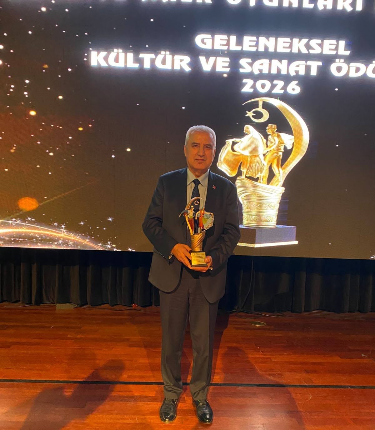 Ziya Soybayrak’a Halk Oyunlarında Yaşam Boyu Hizmet Ödülü!