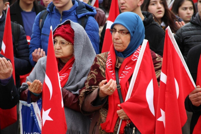 Sivas'ta 'Şehitlere Saygı Yürüyüşü' Yapıldı