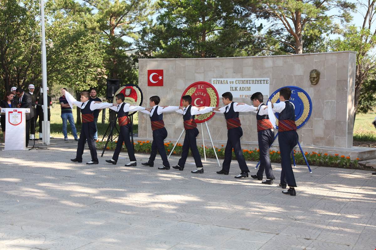 Atatürk'ün Sivas'a Gelişinin 99'uncu Yıl Dönümü Kutlandı