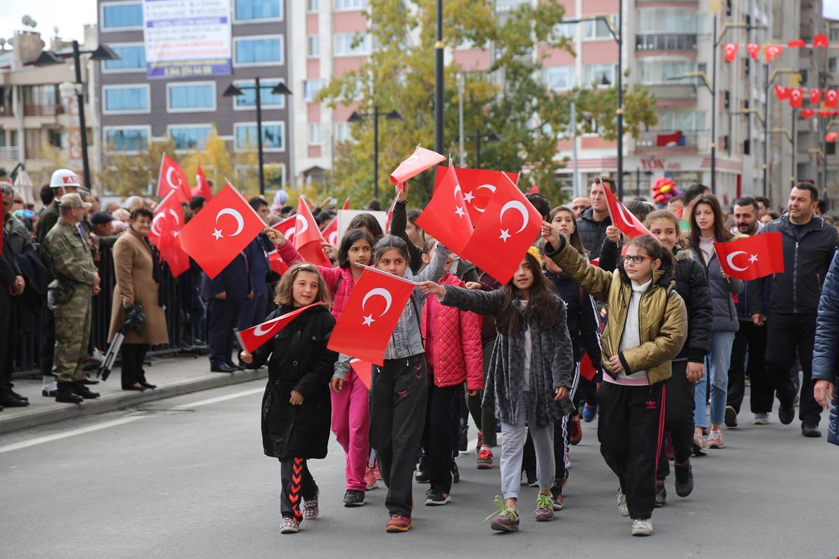 Cumhuriyet Bayramı Sivas'ta coşkuyla kutlandı 