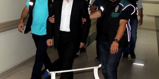 Sivas'ta, 10'u polis müdürü 59 emniyet mensubu gözaltına alındı