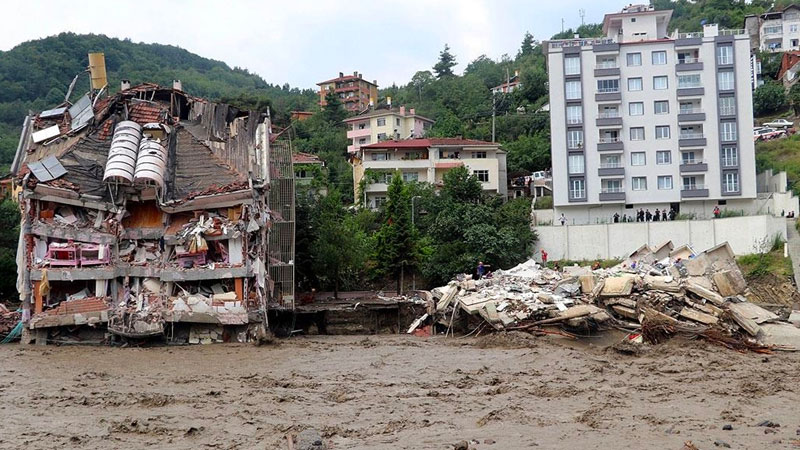 Sel felaketinde yaşamını yitirenlerin sayısı 62'ye yükseldi