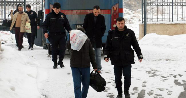 Sivas'ta 6 polis FETÖ'den tutuklandı!