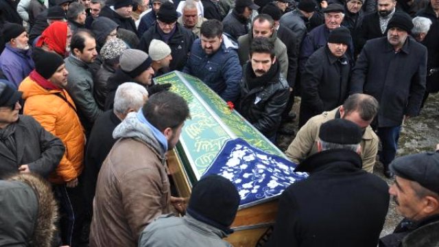 Ankara Saldırısında Ölen Ayşe Bilgilioğlu, Sivas'ta Toprağa Verildi