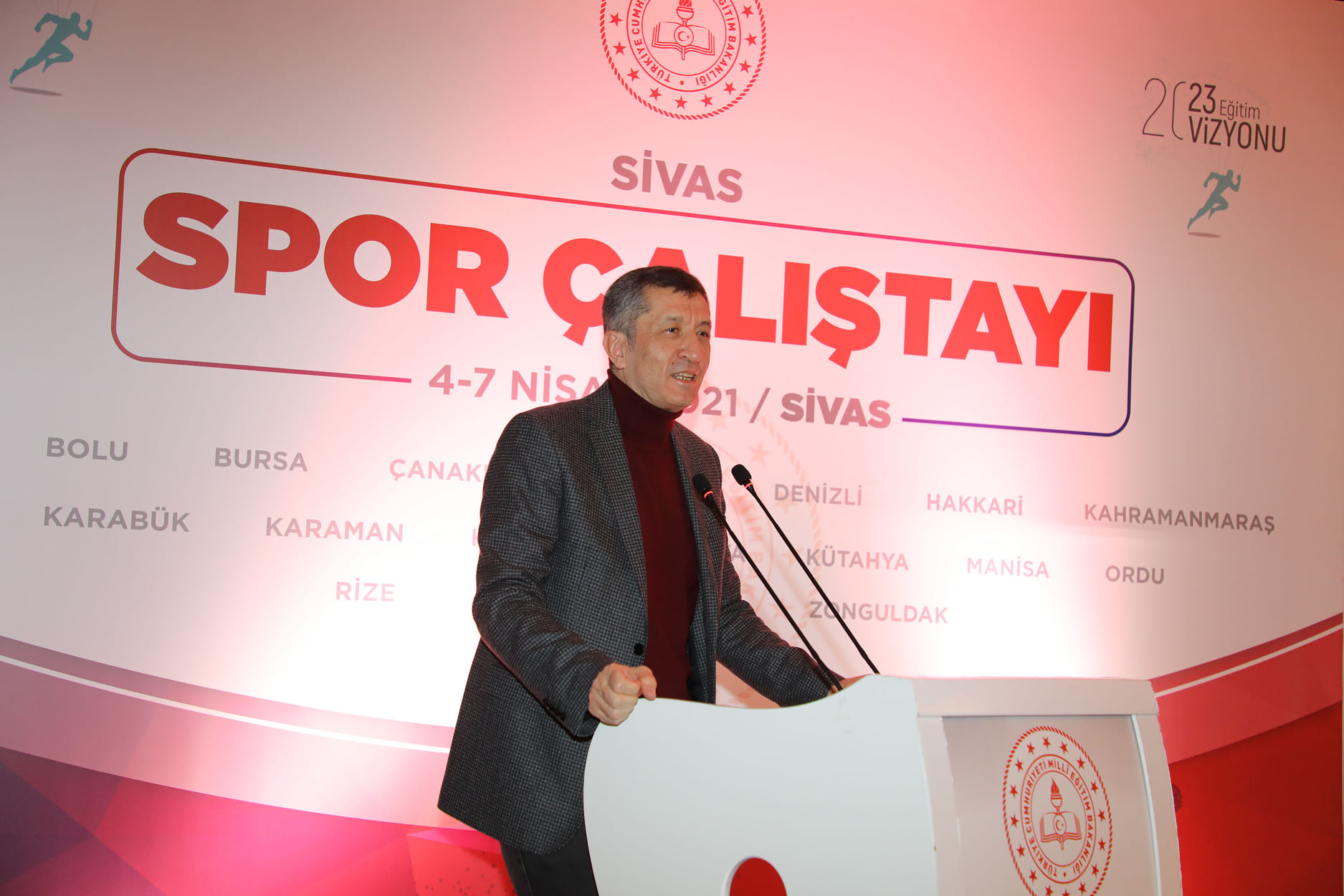 Bakan Selçuk, Sivas'ta Spor Çalıştayı'na Katıldı