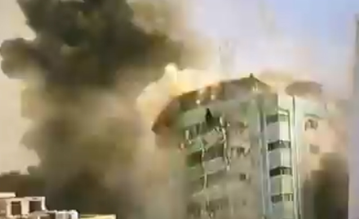 İsrail, Gazze'de uluslararası televizyonların bulunduğu binayı bombaladı