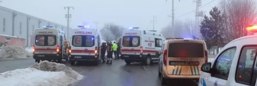 Sivas'ta işçi servisleri çarpıştı! 10 kişi yaralı