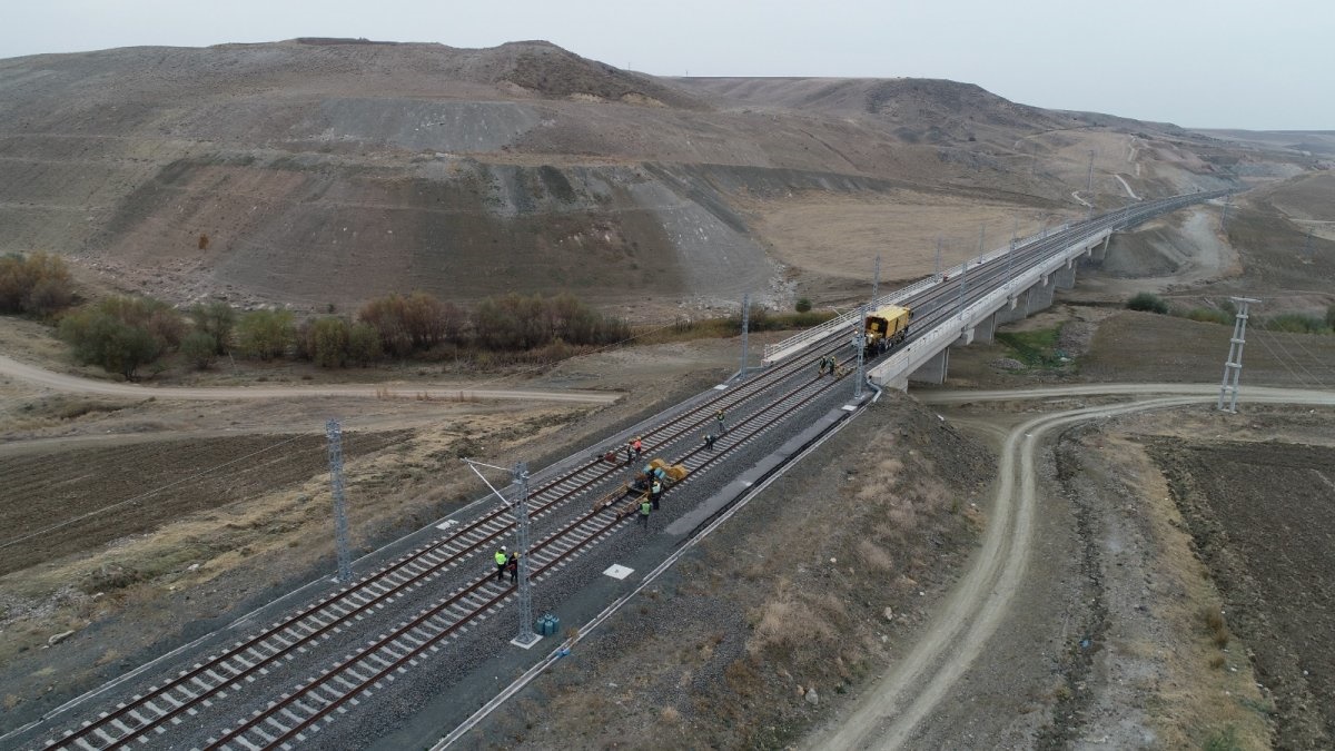 Ankara-Sivas Yüksek Hızlı Tren hattı, yaza tamamlanacak