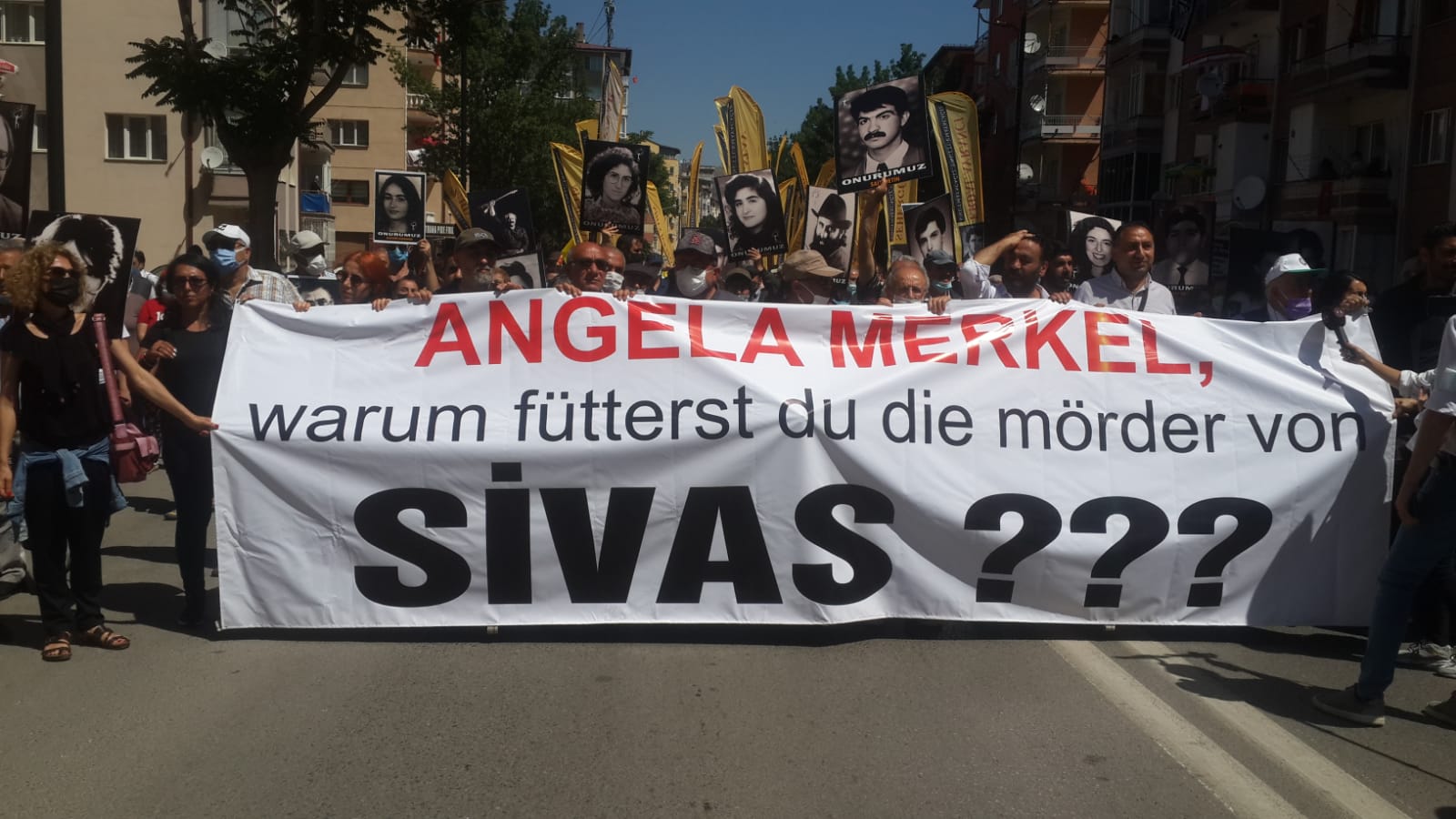 Sivas’tan Angela Merkel’e mesaj