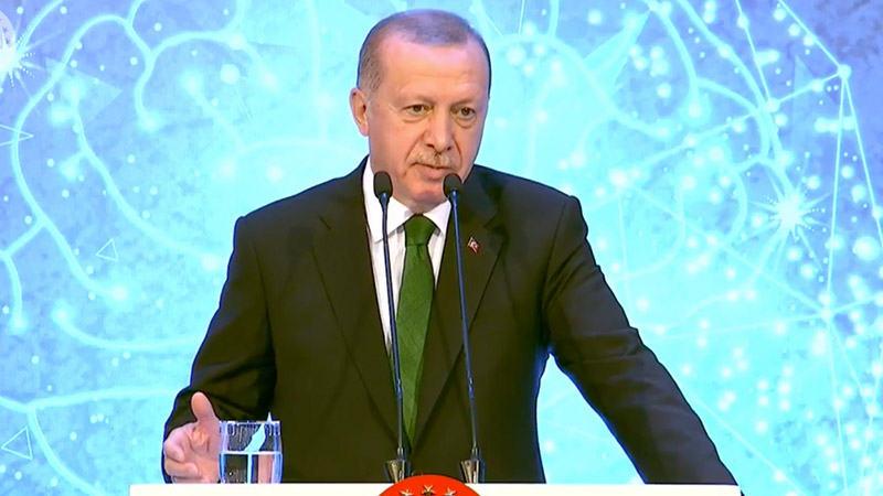 Erdoğan: Dindar bir neslin olduğu ülkede tüm manevi değerlerde sıçrama olacak