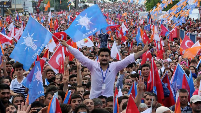 Mediar'dan Anket: AKP'lilerin yüzde 17'si partilerine oy vermeyecek