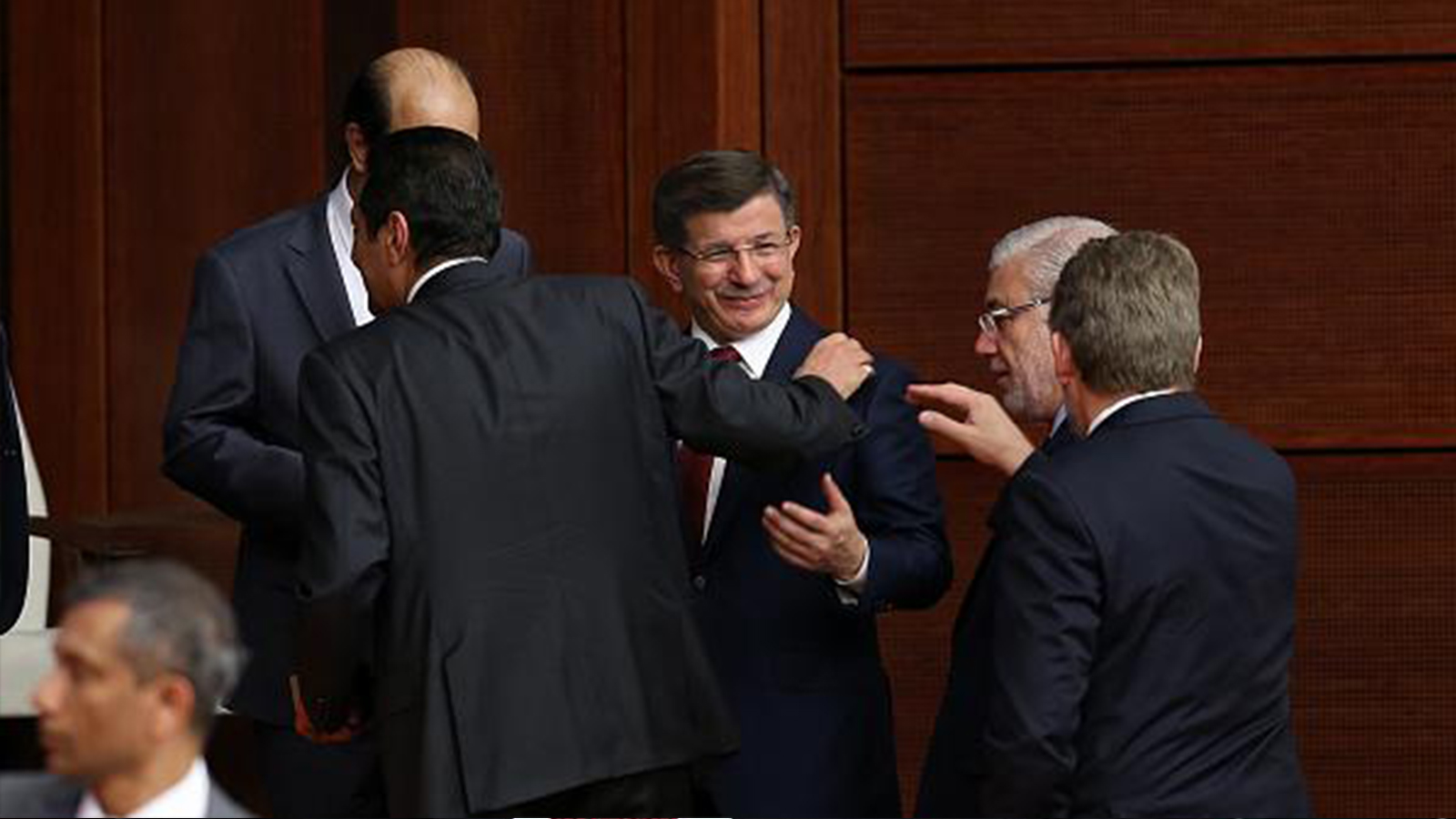 Davutoğlu Ankara’da eski AKP’lilerle bir araya geldi