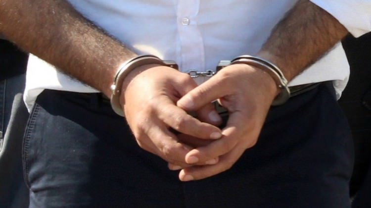 Sivas'ta Diş Hekimine Fetö/pdy'den Gözaltı