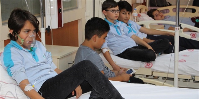 Sivas'ta 29 öğrenci gıda zehirlenmesi'den hastaneye kaldırıldı
