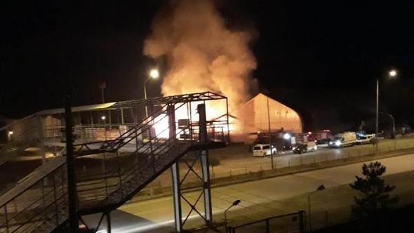 Sivas'ta ahşap restoran yandı