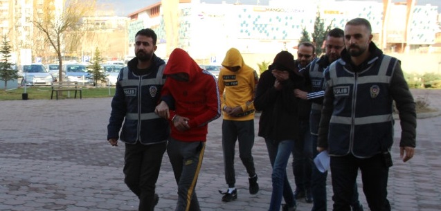 Sivas Halk Otobüslerinden Hırsızlık Olayında 3 Tutuklama