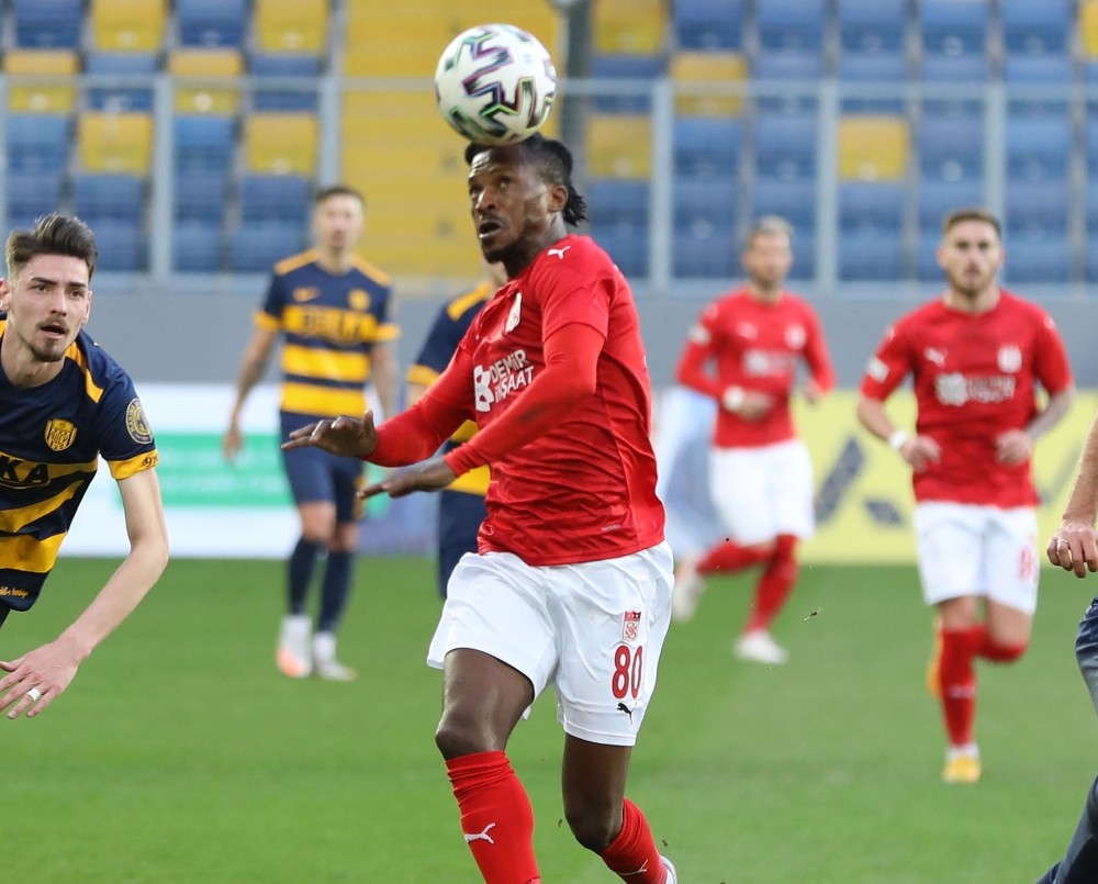 Sivasspor'un galibiyet hasreti Ankaragücü deplasmanında bitti