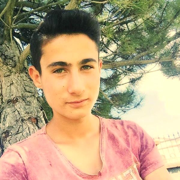 Sivas'ta 18 Yaşındaki Genç, kendini astı