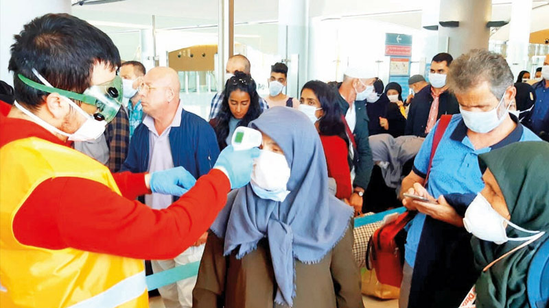 Ankara Valisi Şahin: Umreden dönen 5 kişide Koronavirüs semptomu görüldü, hastaneye sevk edildiler