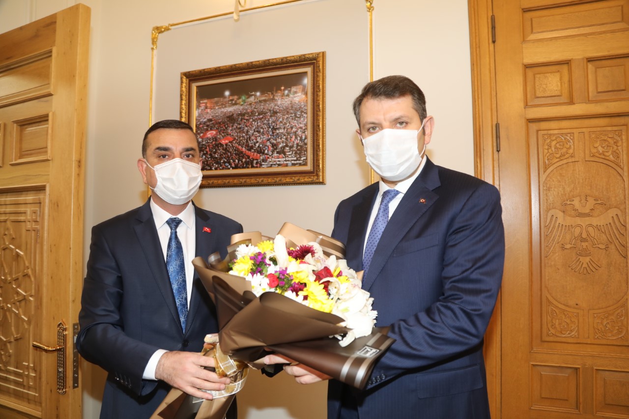 Mesut Dursun ve oda başkanlarından Vali Salih Ayhan’a ziyaret