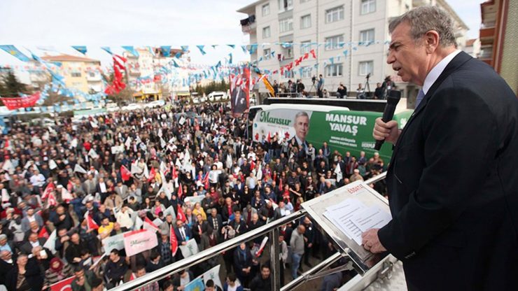 Ankara’da skandal: Duvara yazı yazan genel müdür yardımcısı çıktı!