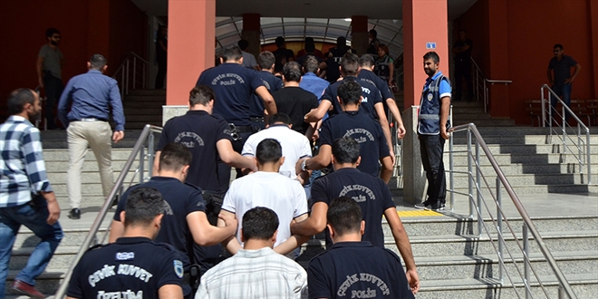Sivas'ta 8 eski emniyet personeli daha tutuklandı